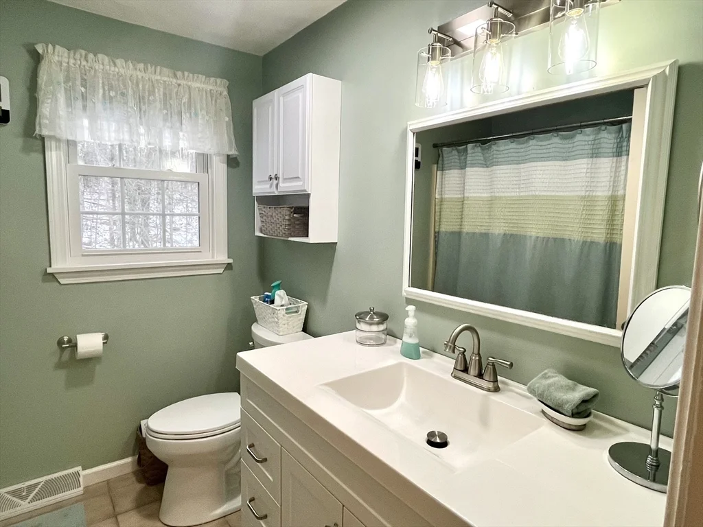 2 bed, 1 bath apartment for rent at 51 Benjamin Landing Ln Unit 51, Franklin — photo 16 of 24