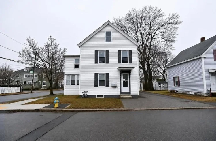 2 bed, 1 bath apartment for rent at 51 Blossom St Unit 2, Nashua — photo 1 of 8
