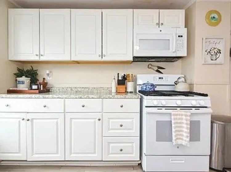 2 bed, 1 bath apartment for rent at 51 Blossom St Unit 2, Nashua — photo 3 of 8