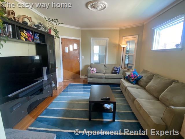 2 bed, 1 bath apartment for rent at 51 Bowen Ave, Tufts — photo 3 of 8