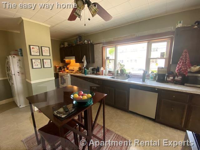 2 bed, 1 bath apartment for rent at 51 Bowen Ave, Tufts — photo 5 of 8