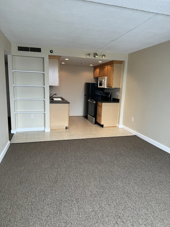 1 bed, 1 bath apartment for rent at 51 Broad Reach Unit T84, Weymouth — photo 3 of 12