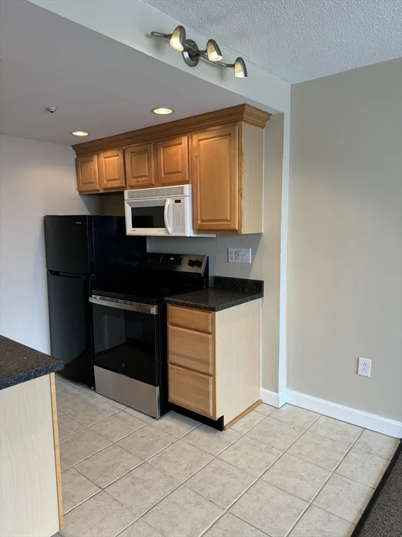 1 bed, 1 bath apartment for rent at 51 Broad Reach Unit T84, Weymouth — photo 5 of 12