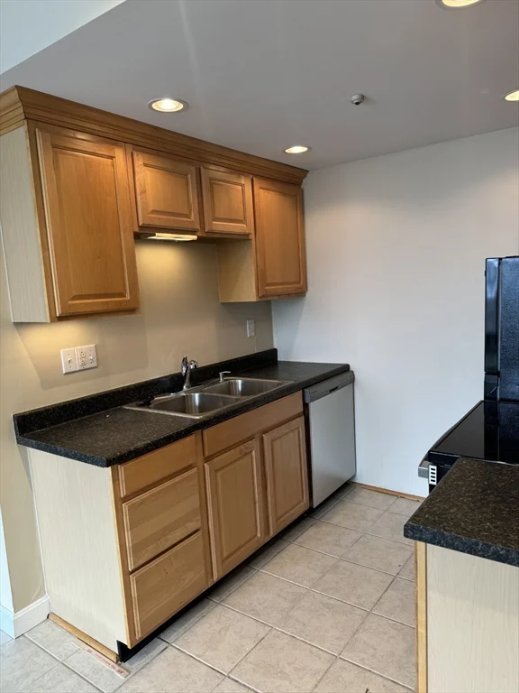 1 bed, 1 bath apartment for rent at 51 Broad Reach Unit T84, Weymouth — photo 4 of 12