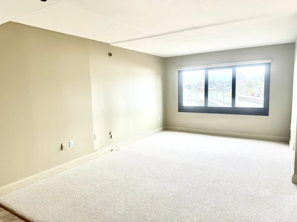 1 bed, 1 bath apartment for rent at 51 Broad Unit m16a, Weymouth — photo 8 of 23