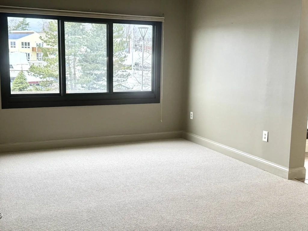 1 bed, 1 bath apartment for rent at 51 Broad Unit m16a, Weymouth — photo 7 of 23