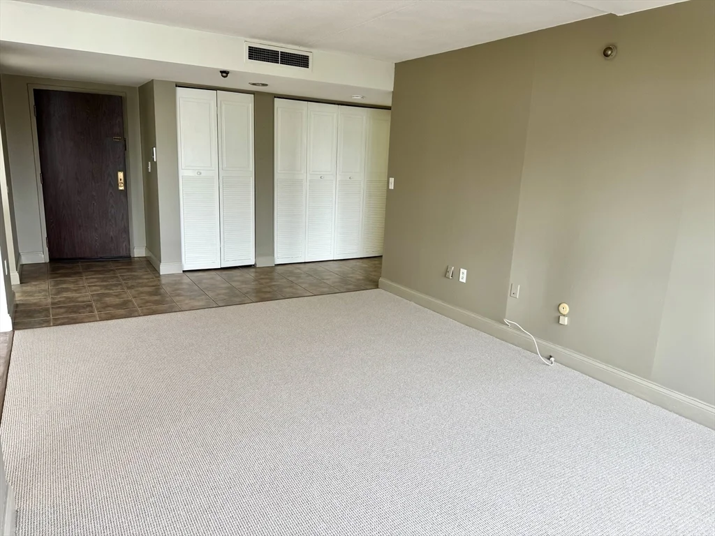 1 bed, 1 bath apartment for rent at 51 Broad Unit m16a, Weymouth — photo 9 of 23