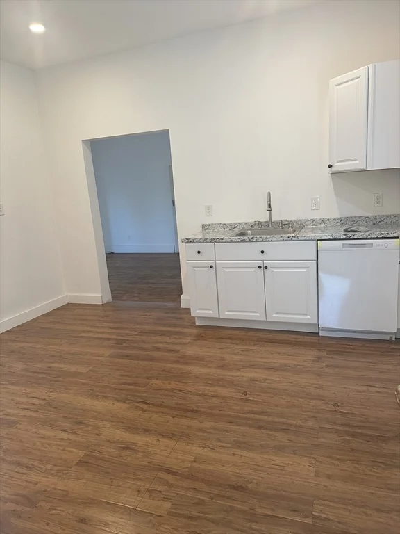 2 bed, 1 bath apartment for rent at 51 Cedar St Unit 2, Spring Hill — photo 2 of 16