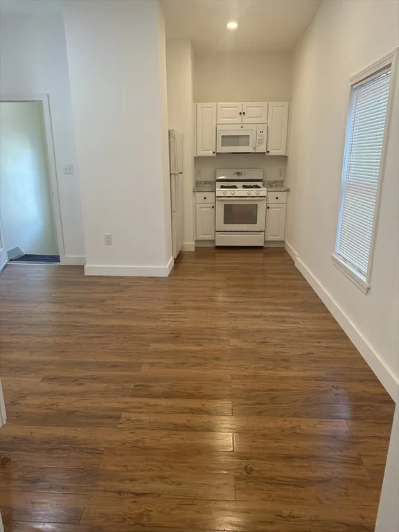 2 bed, 1 bath apartment for rent at 51 Cedar St Unit 2, Spring Hill — photo 3 of 16