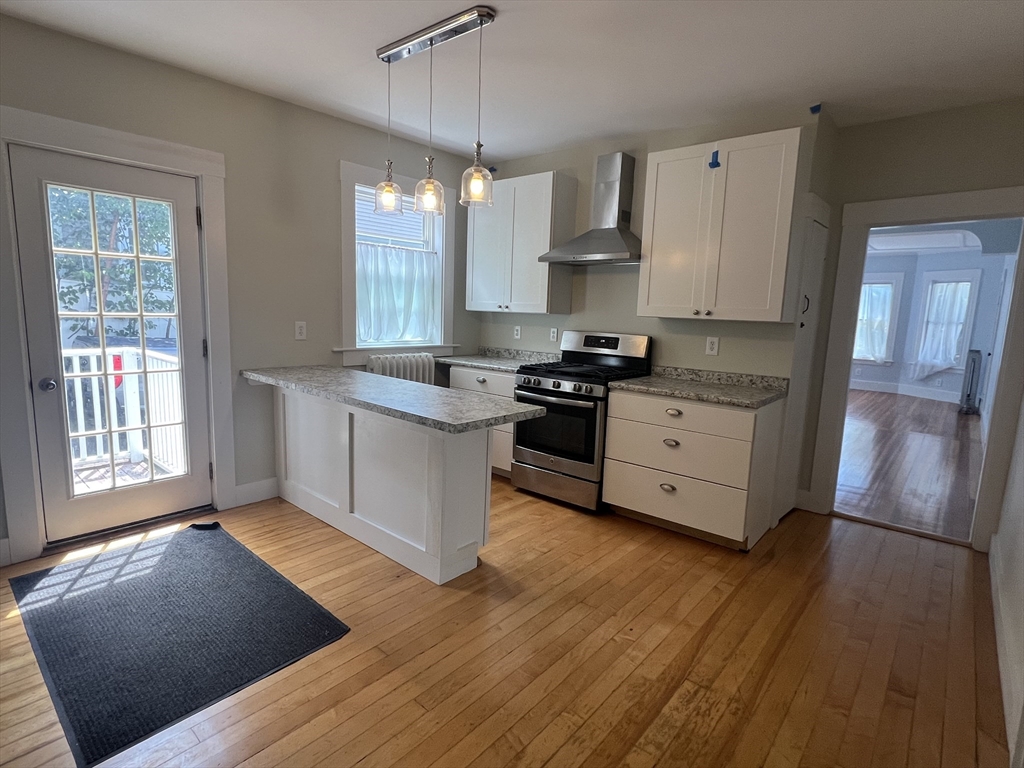 3 bed, 1 bath apartment for rent at 51 Chandler St Unit 1, Haverhill — photo 4 of 13