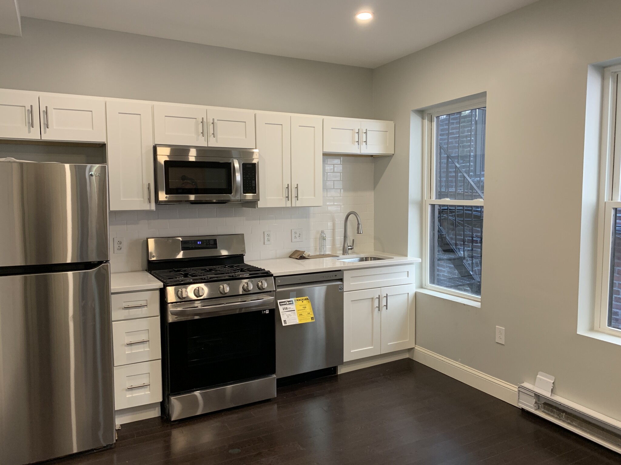 1 bed, 1 bath apartment for rent at 51 Charter St Unit 3A, North End — photo 2 of 4