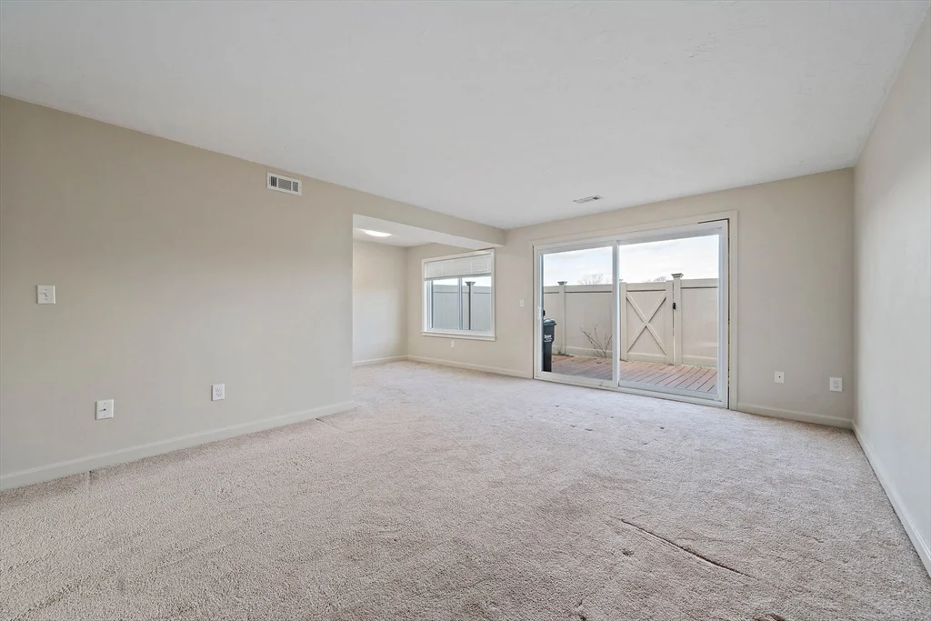 2 bed, 1 bath apartment for rent at 51 Cottonwood Dr Unit 51, Stoughton — photo 9 of 27