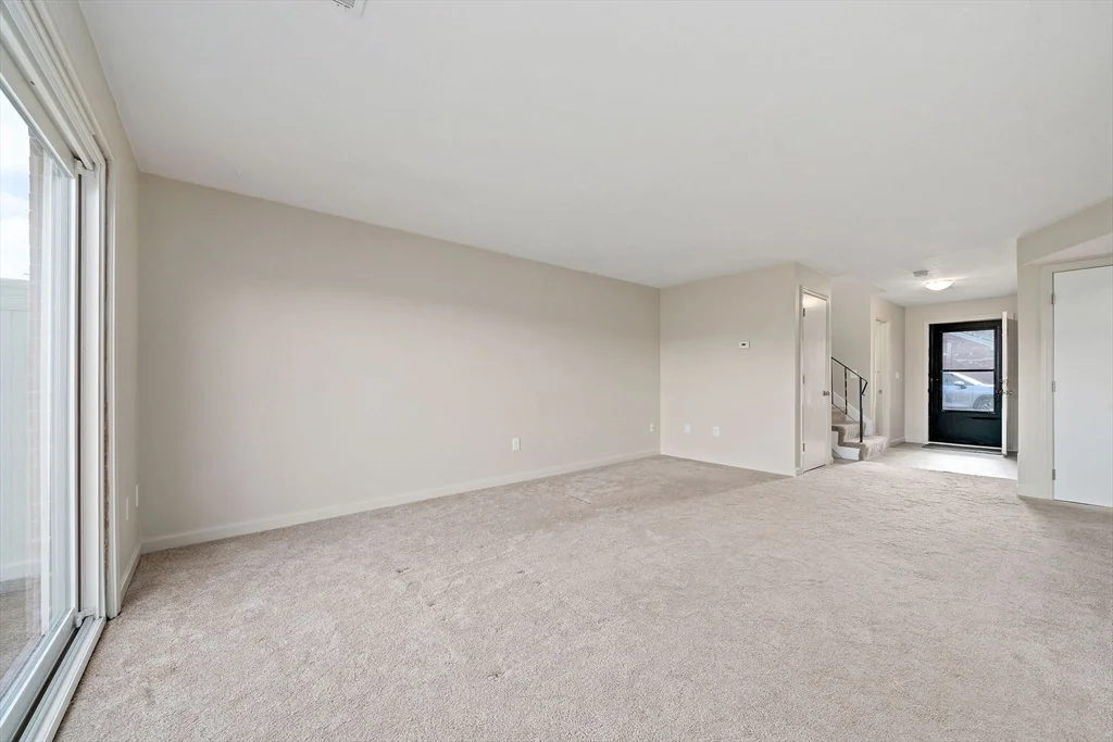 2 bed, 1 bath apartment for rent at 51 Cottonwood Dr Unit 51, Stoughton — photo 11 of 27