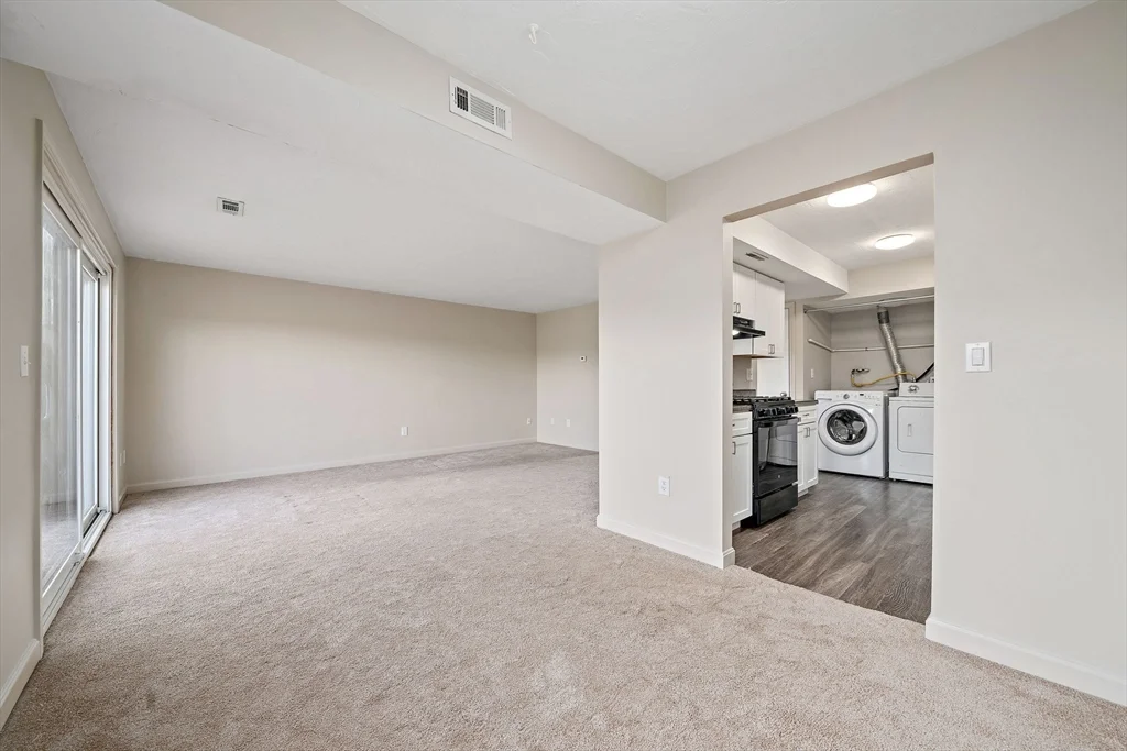 2 bed, 1 bath apartment for rent at 51 Cottonwood Dr Unit 51, Stoughton — photo 14 of 27