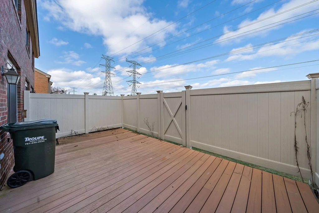 2 bed, 1 bath apartment for rent at 51 Cottonwood Dr Unit 51, Stoughton — photo 26 of 27