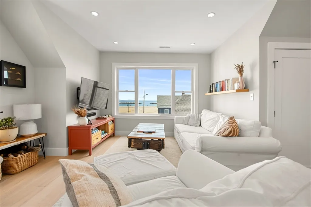 2 bed, 2 bath apartment for rent at 51 Cutler St Unit 3, Winthrop Beach — photo 2 of 28