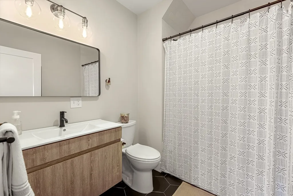 2 bed, 2 bath apartment for rent at 51 Cutler St Unit 3, Winthrop Beach — photo 20 of 28