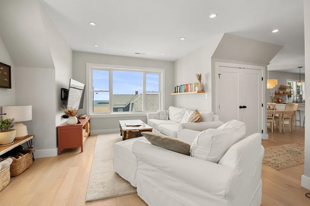 2 bed, 2 bath apartment for rent at 51 Cutler St Unit 3, Winthrop Beach — photo 4 of 28