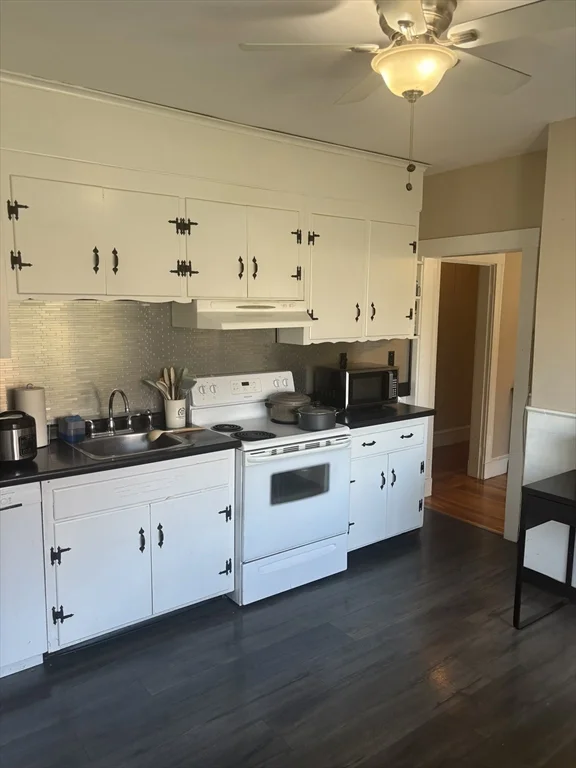 2 bed, 1 bath apartment for rent at 51 Davis St Unit 1, Revere — photo 5 of 17