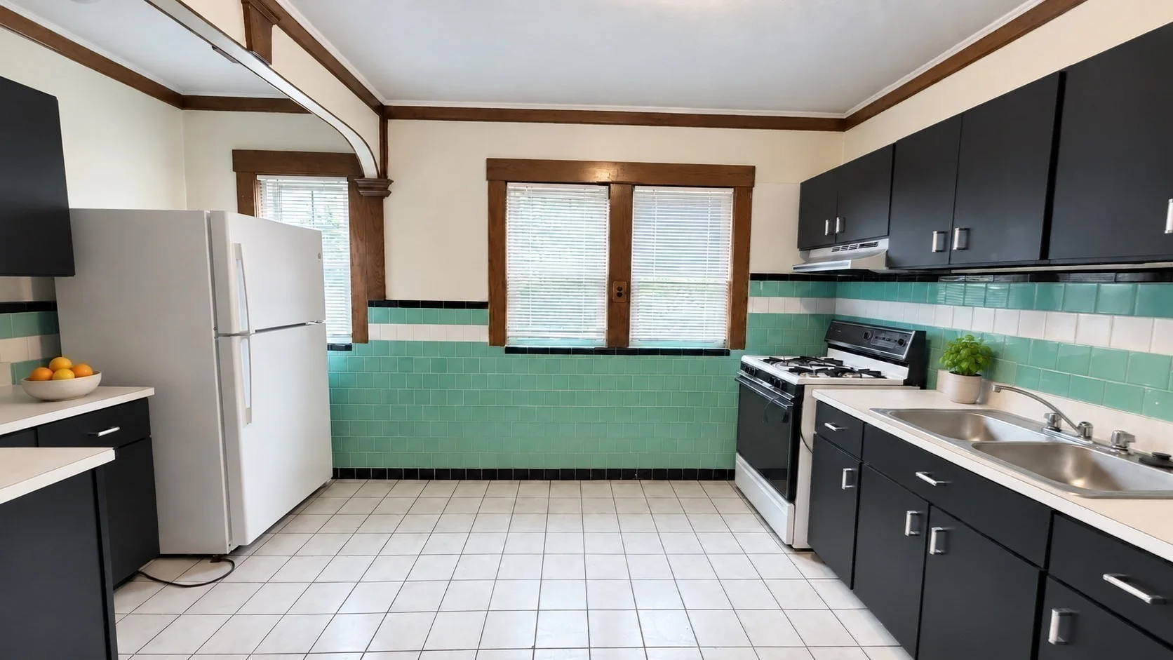 2 bed, 1 bath apartment for rent at 51 Dearborn St Unit 1, Medford — photo 3 of 12