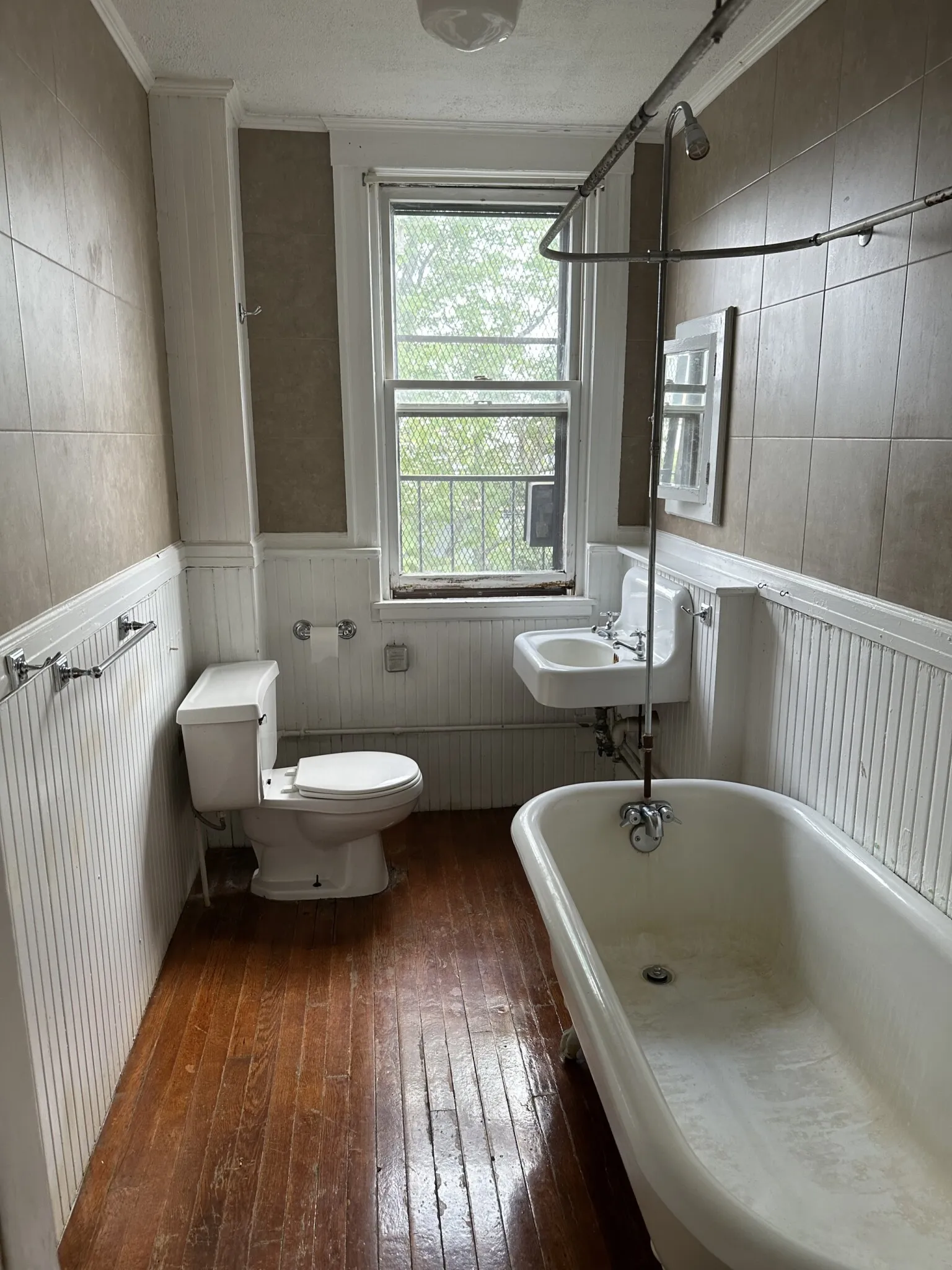 1 bed, 1 bath apartment for rent at 51 Delle Ave Unit 2, Mission Hill — photo 3 of 6