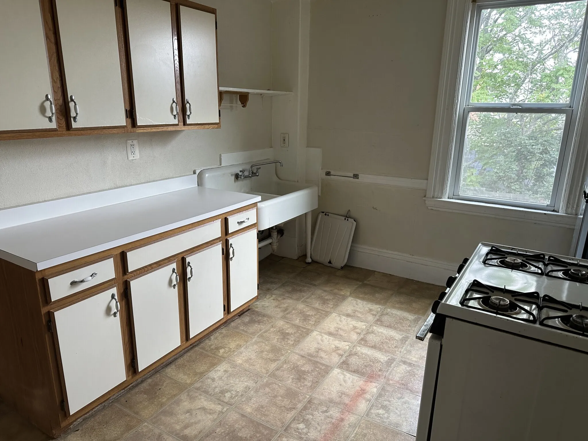 1 bed, 1 bath apartment for rent at 51 Delle Ave Unit 2, Mission Hill