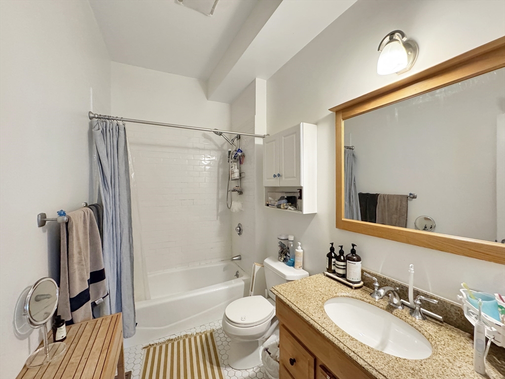 2 bed, 1 bath apartment for rent at 51 Dimick St Unit 2, Somerville — photo 4 of 18