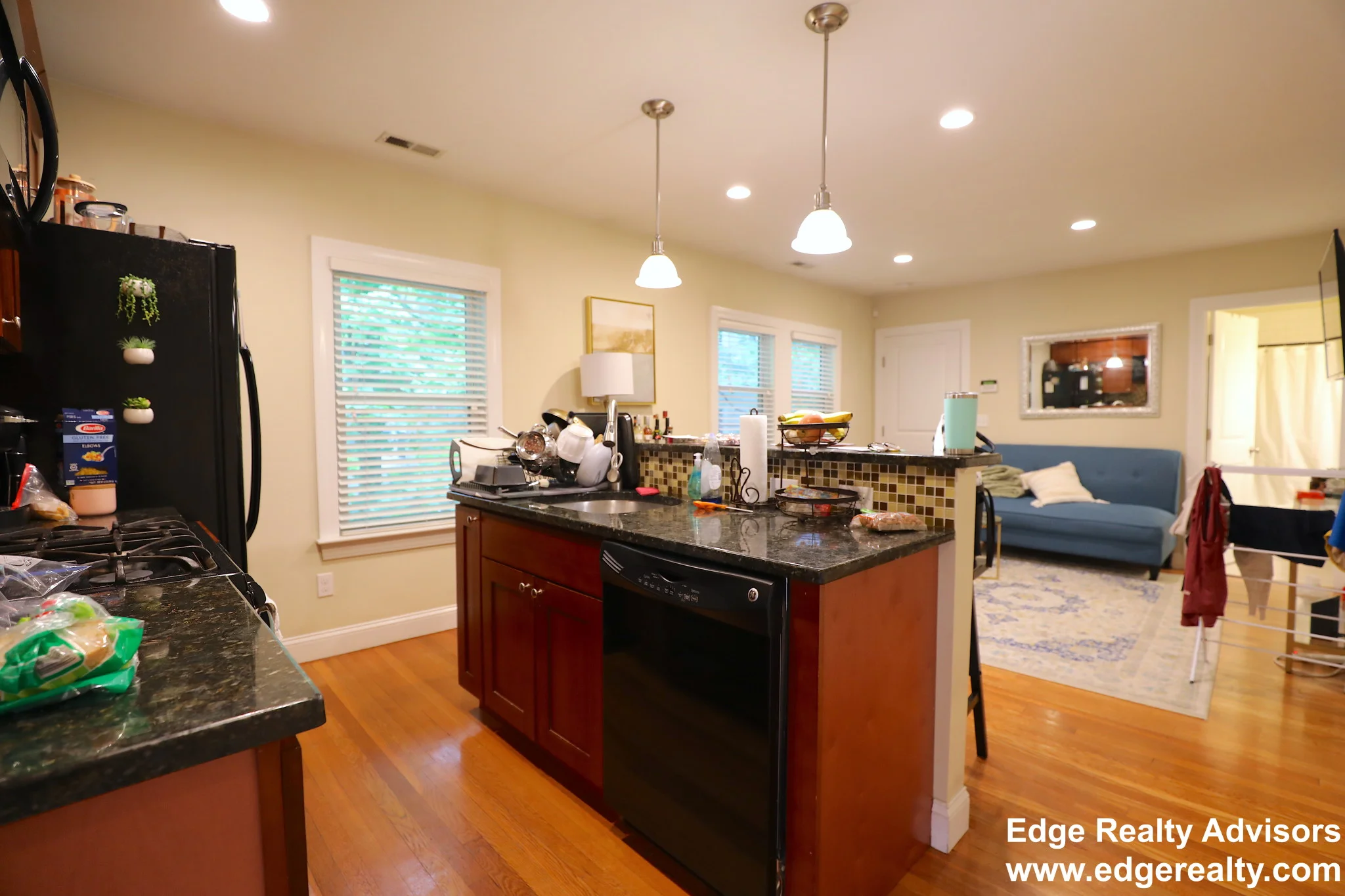 4 bed, 2 bath apartment for rent at 51 Dunboy St Unit 1, Brighton — photo 3 of 12