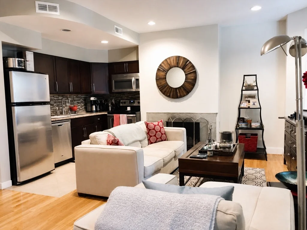 2 bed, 1 bath apartment for rent at 51 E Springfield Unit 3, South End