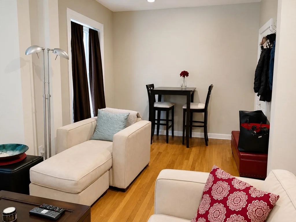 2 bed, 1 bath apartment for rent at 51 E Springfield Unit 3, South End — photo 3 of 6