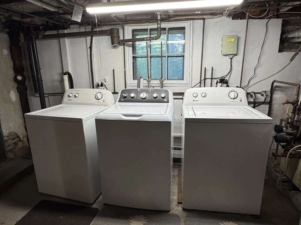 2 bed, 1 bath apartment for rent at 51 Elm St Unit 2, Marblehead — photo 13 of 16