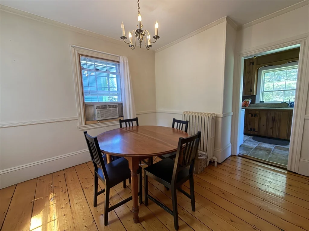 2 bed, 1 bath apartment for rent at 51 Elm St Unit 2, Marblehead — photo 8 of 16