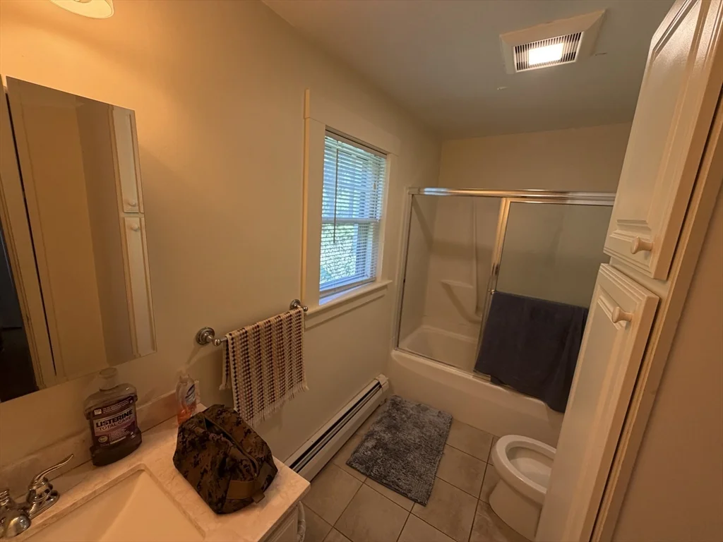2 bed, 1 bath apartment for rent at 51 Elm St Unit 2, Marblehead — photo 12 of 16