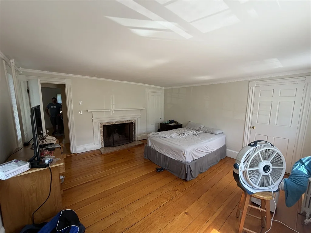 2 bed, 1 bath apartment for rent at 51 Elm St Unit 2, Marblehead — photo 9 of 16