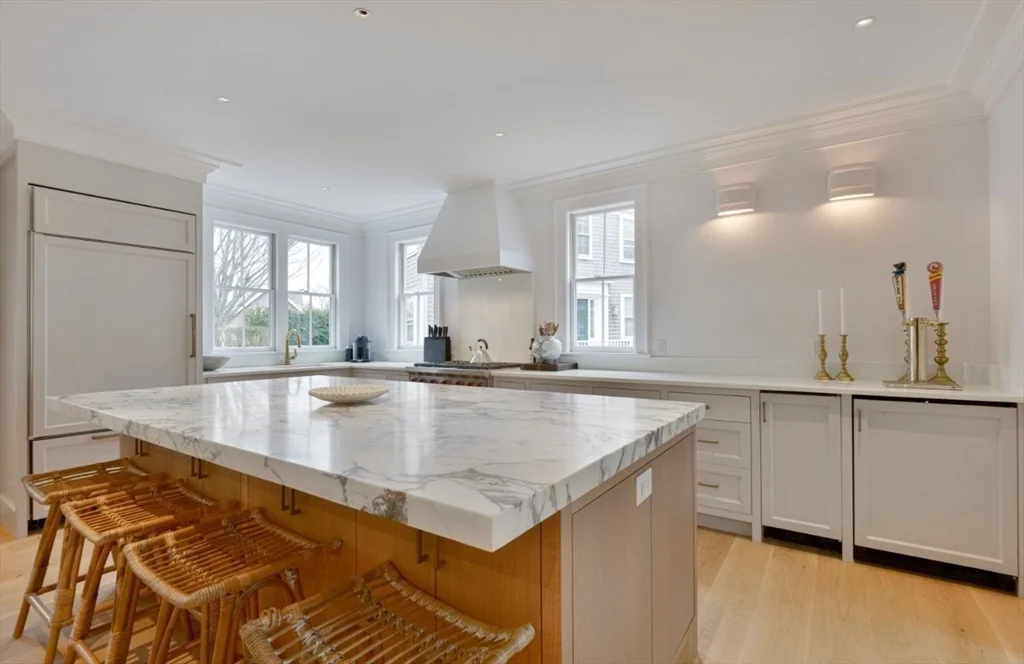 4 bed, 3 bath apartment for rent at 51 Fair St, Nantucket — photo 21 of 24