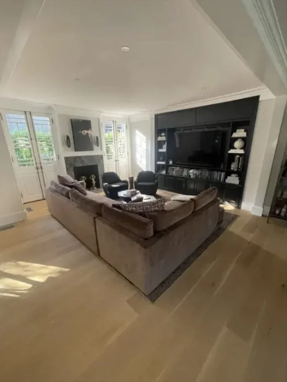 4 bed, 3 bath apartment for rent at 51 Fair St, Nantucket — photo 5 of 24