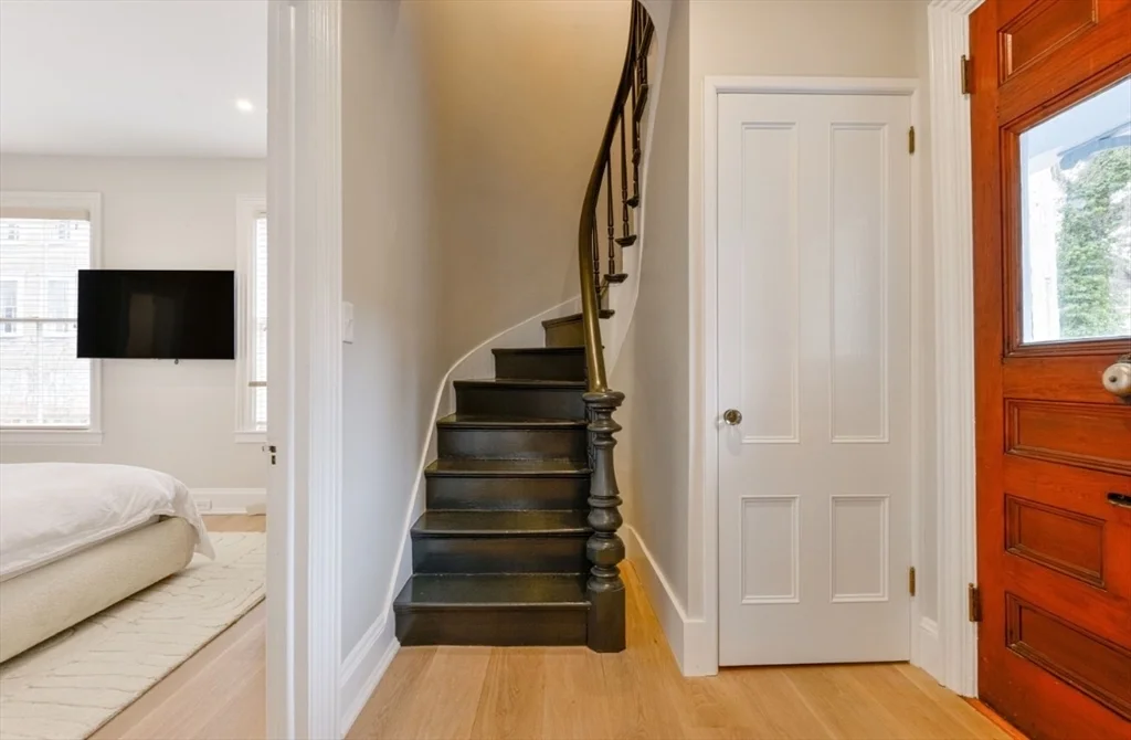 4 bed, 3 bath apartment for rent at 51 Fair St, Nantucket — photo 17 of 24