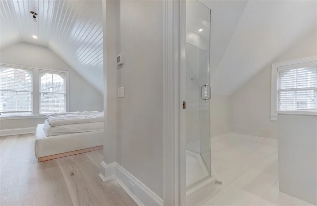4 bed, 3 bath apartment for rent at 51 Fair St, Nantucket — photo 8 of 24