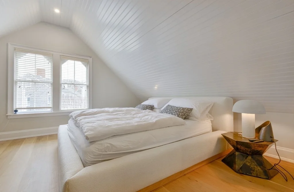 4 bed, 3 bath apartment for rent at 51 Fair St, Nantucket — photo 7 of 24