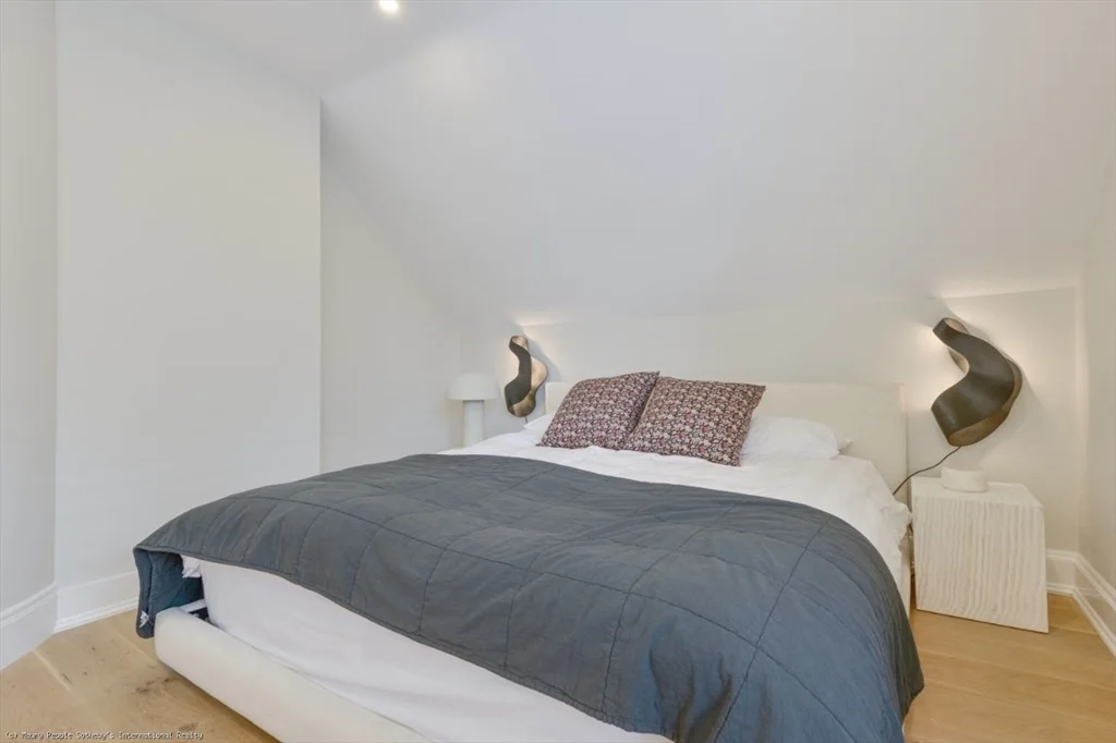 4 bed, 3 bath apartment for rent at 51 Fair St, Nantucket — photo 14 of 24