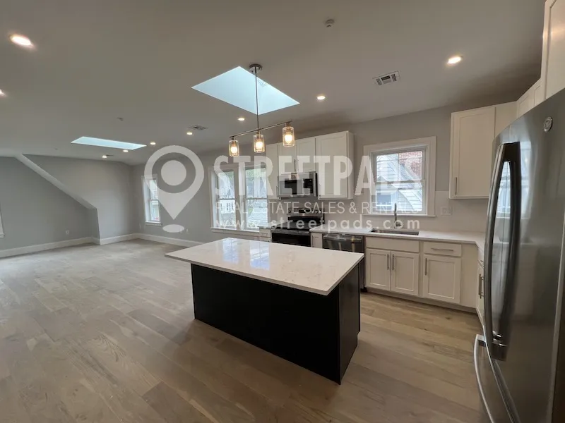 3 bed, 2 bath apartment for rent at 51 Fairbanks St Unit 3, Brighton — photo 4 of 26