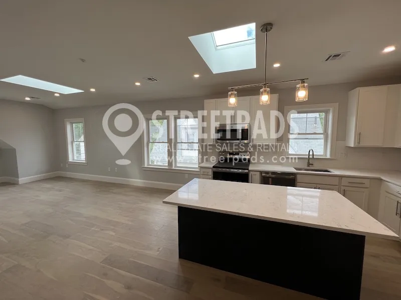 3 bed, 2 bath apartment for rent at 51 Fairbanks St Unit 3, Brighton — photo 5 of 26