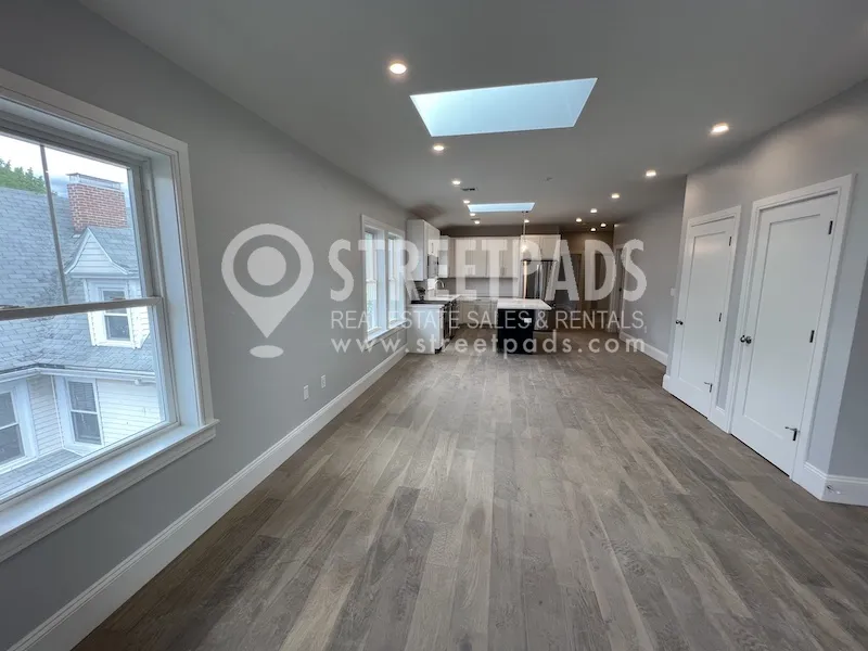 3 bed, 2 bath apartment for rent at 51 Fairbanks St Unit 3, Brighton — photo 2 of 26