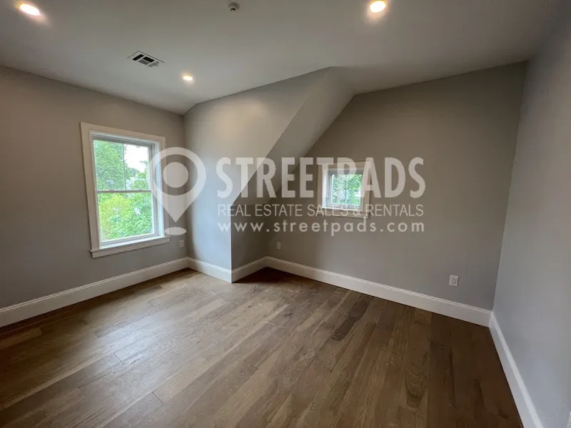 3 bed, 2 bath apartment for rent at 51 Fairbanks St Unit 3, Brighton — photo 19 of 26
