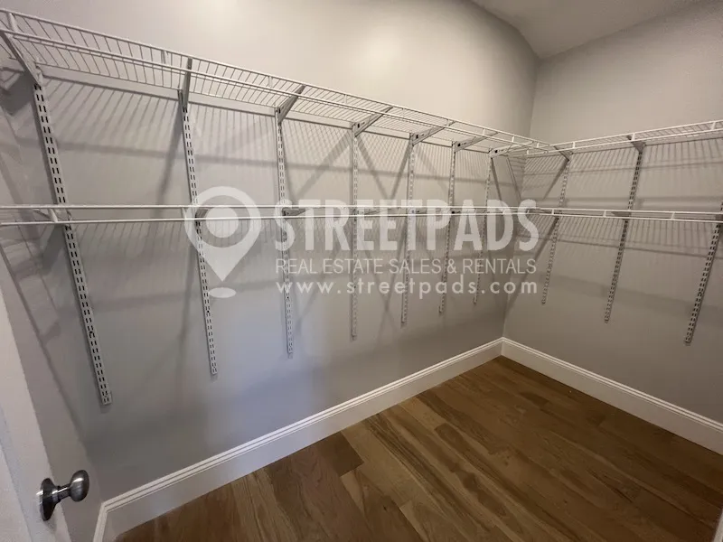 3 bed, 2 bath apartment for rent at 51 Fairbanks St Unit 3, Brighton — photo 22 of 26