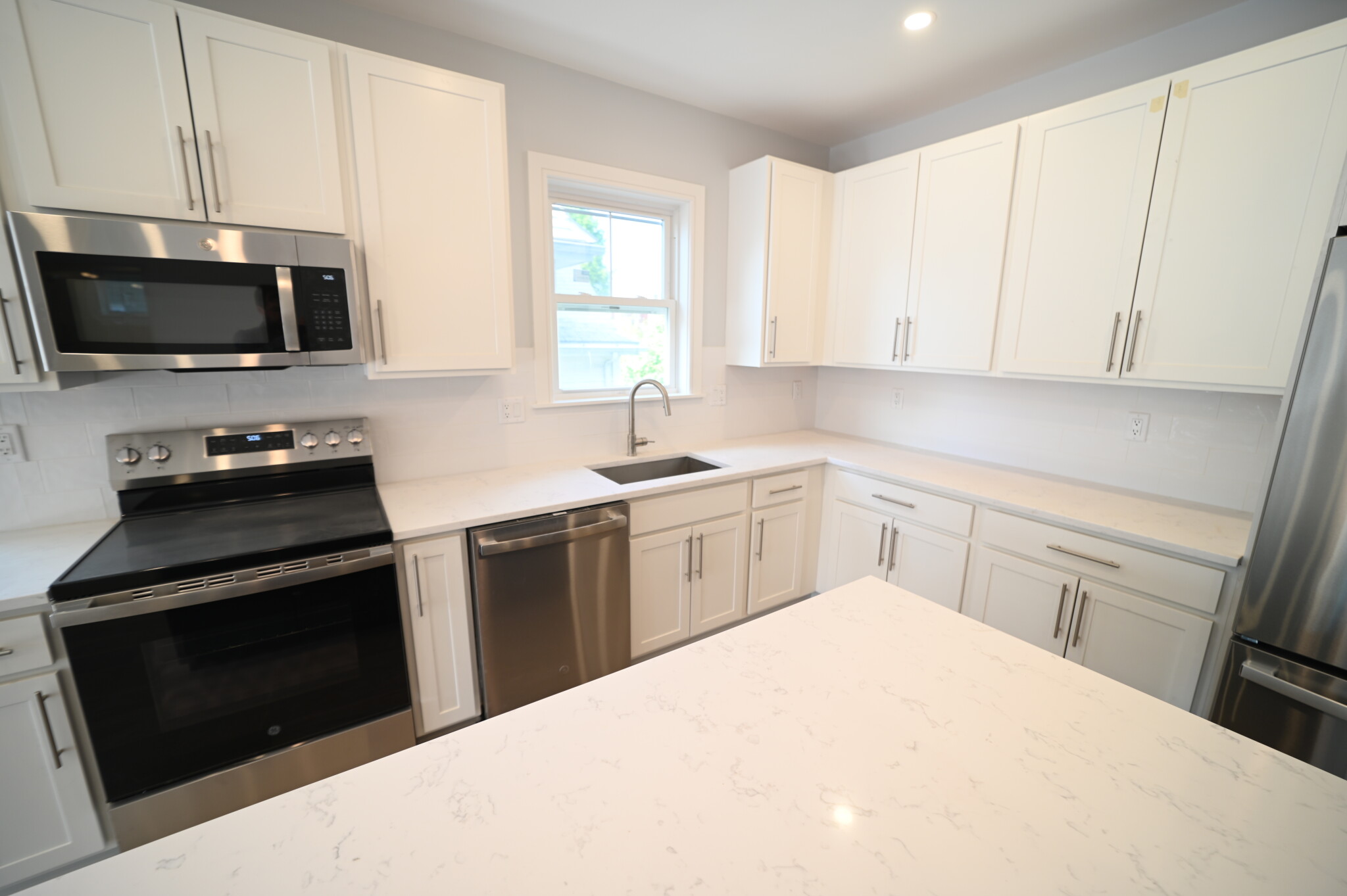3 bed, 2 bath apartment for rent at 51 Fairbanks Unit 2, Brighton — photo 4 of 10