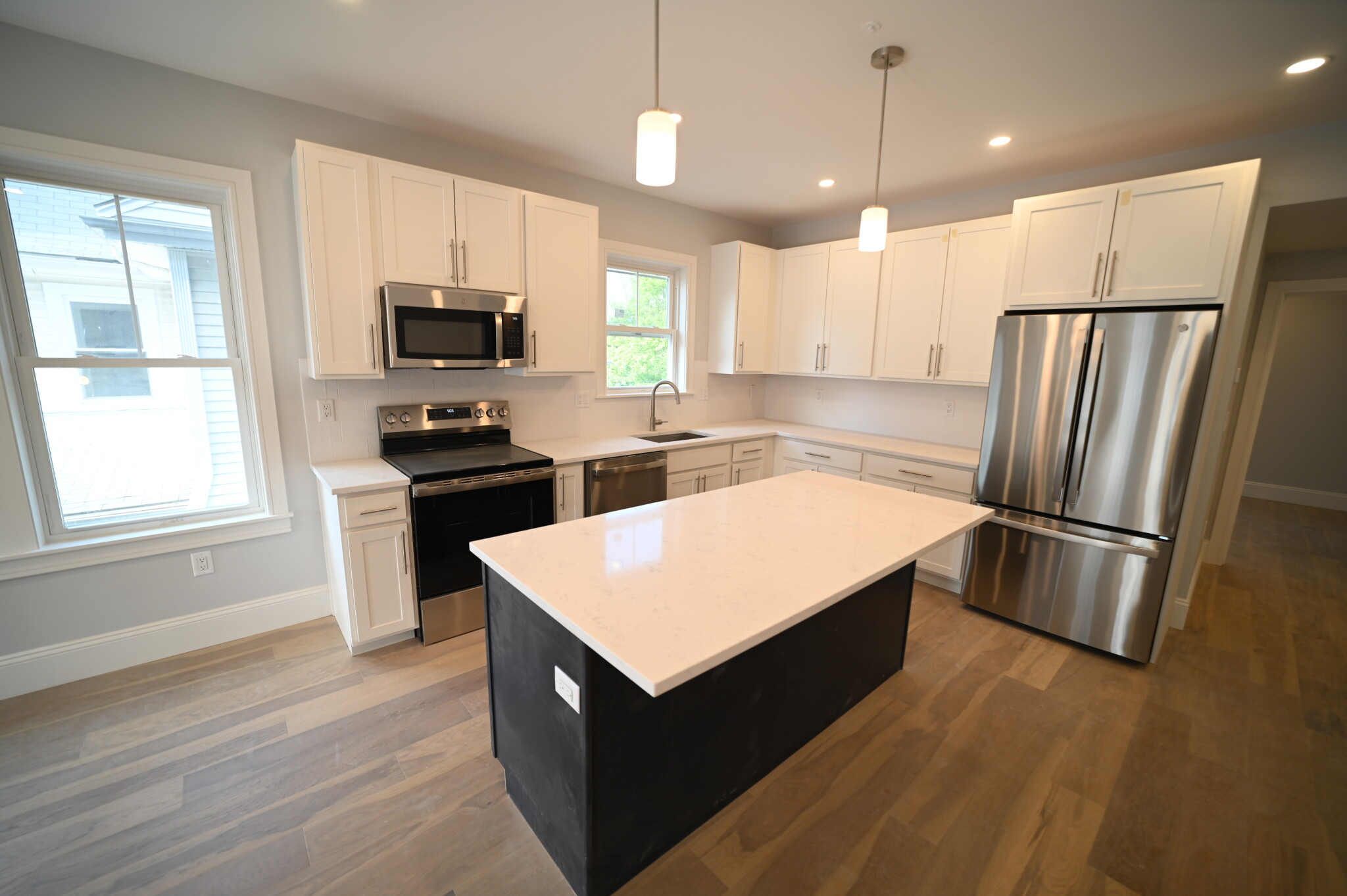 3 bed, 2 bath apartment for rent at 51 Fairbanks Unit 2, Brighton — photo 3 of 10