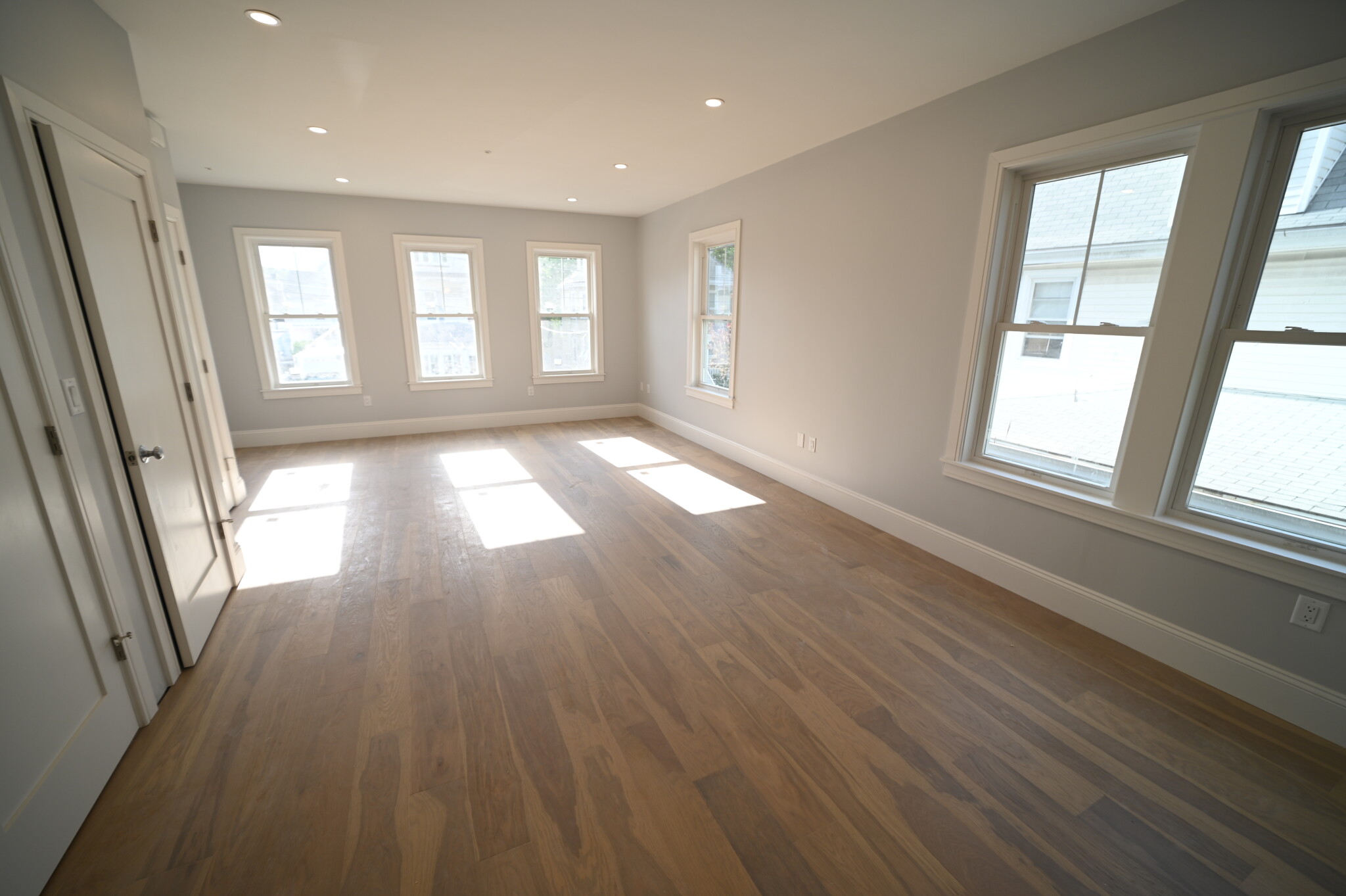 3 bed, 2 bath apartment for rent at 51 Fairbanks Unit 2, Brighton — photo 2 of 10