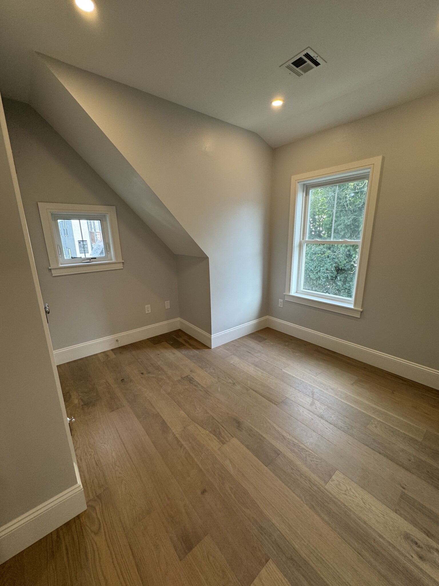 3 bed, 2 bath apartment for rent at 51 Fairbanks Unit 3, Brighton — photo 6 of 10