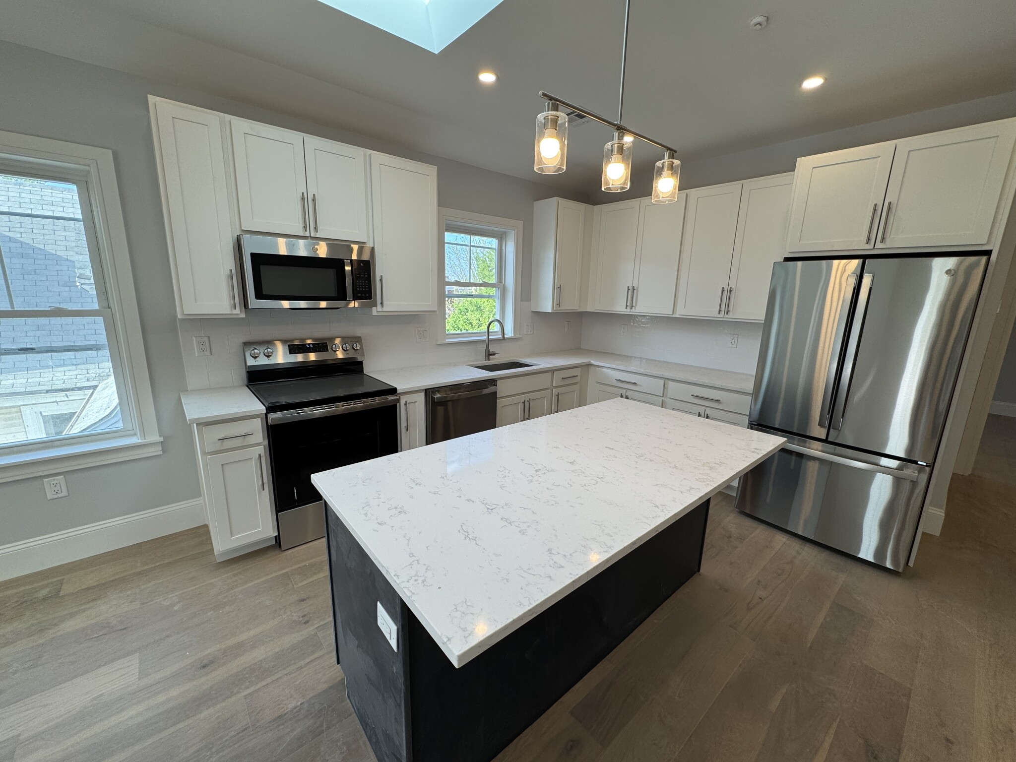 3 bed, 2 bath apartment for rent at 51 Fairbanks Unit 3, Brighton — photo 1 of 10